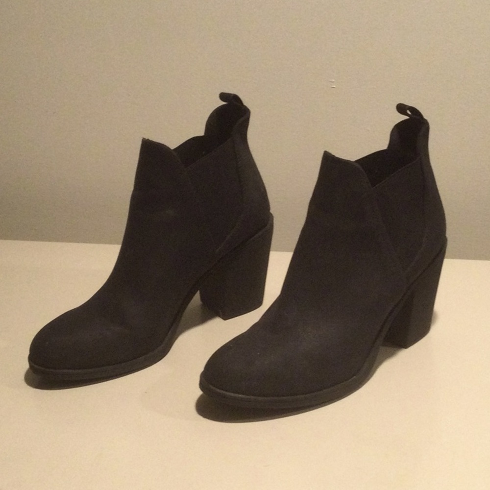 Divided Woman’s shoes